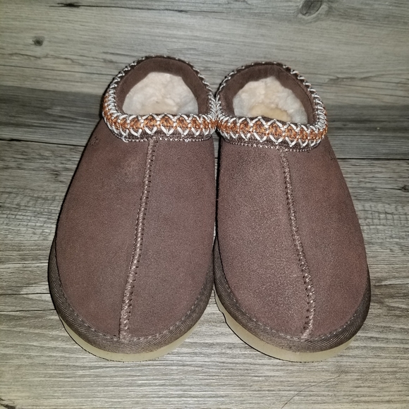 Ugg slip ons !! SOLD!! - Picture 3 of 4